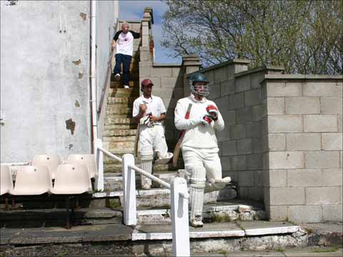 Zed and Graeme with Dave hopping behind