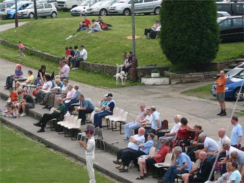 The crowd watch 